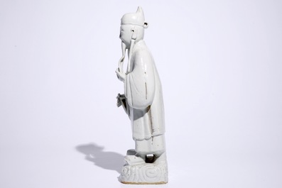 Une paire de grandes figures d'immortels en blanc de Chine de Dehua, 18/19&egrave;me