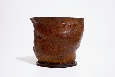 A Chinese rootwood brushpot, 19/20th C.