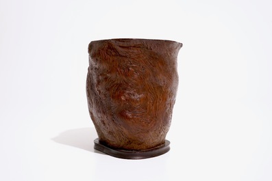 A Chinese rootwood brushpot, 19/20th C.