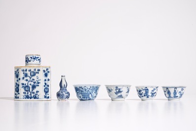 Un lot vari&eacute; en porcelaine de Chine bleu et blanc, Kangxi/Qianlong