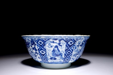 A Chinese blue and white Kangxi-style bowl, 19th C.
