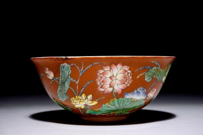 A Chinese coral red ground falangcai bowl with overglaze blue Yuzhi mark, 19/20th C.