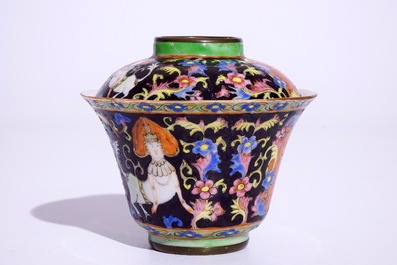 Un bol et son couvercle en porcelaine de Chine Bencharong pour le march&eacute; thai, 19/20&egrave;me