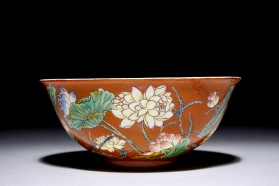 A Chinese coral red ground falangcai bowl with overglaze blue Yuzhi mark, 19/20th C.