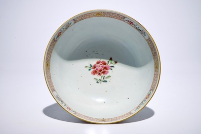 Trois coupes en porcelaine de Chine famille rose &agrave; d&eacute;cor "Feuille de Tabac" et un bol famille rose, Yongzheng/Qianlong