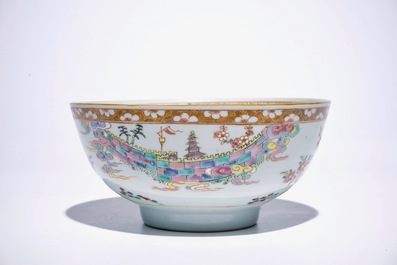 Trois coupes en porcelaine de Chine famille rose &agrave; d&eacute;cor "Feuille de Tabac" et un bol famille rose, Yongzheng/Qianlong