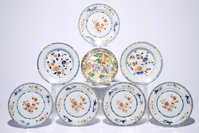 Un lot vari&eacute; en porcelaine de Chine famille rose, bleu et blanc et de style Imari, 18/19&egrave;me