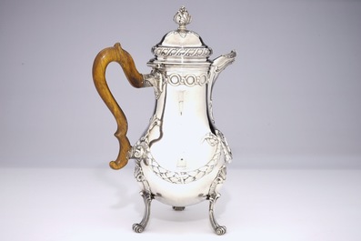 Une cafeti&egrave;re en argent &agrave; anse en bois, Bruges, Pieter De Thieu, 1774
