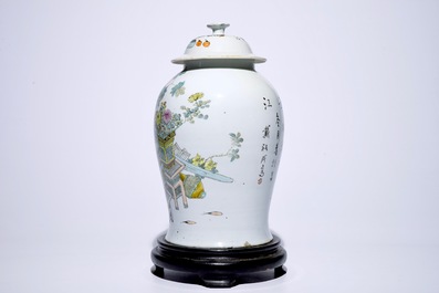 A Chinese qianjiang cai vase and cover with "100 antiquities" design, 19/20th C.