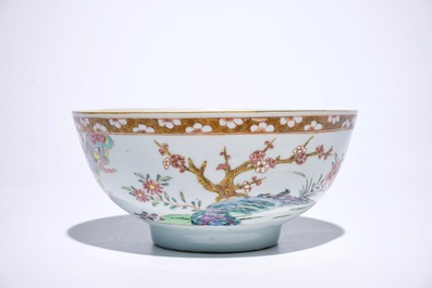 Trois coupes en porcelaine de Chine famille rose &agrave; d&eacute;cor "Feuille de Tabac" et un bol famille rose, Yongzheng/Qianlong