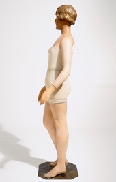 Un mannequin belge &agrave; t&ecirc;te en cire d'une fille, Bruxelles, vers 1930