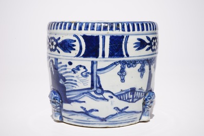 Een Chinese blauw-witte wierookbrander, Ming, Wanli