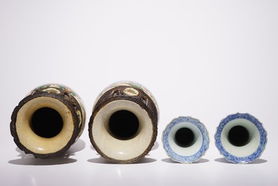 Een paar Chinese blauw-witte vazen, Kangxi, hierbij een paar Nanking famille rose vazen, 19e eeuw