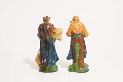 Deux figures en poterie flamande de la s&eacute;rie "Les 4 saisons", prob. ateliers de Laigneil, 20&egrave;me