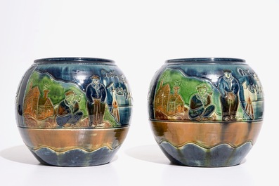 Een paar cache-pots "Oost West Thuis Best", een paar hanglampen en een vuurkorfje in Vlaams aardewerk, 20e eeuw