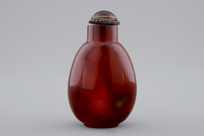 Two Chinese encrusted rock crystal and agate snuff bottles, 19/20th C.