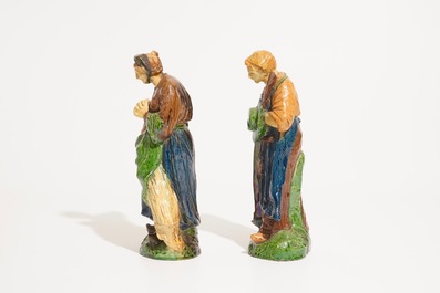Deux figures en poterie flamande de la s&eacute;rie "Les 4 saisons", prob. ateliers de Laigneil, 20&egrave;me