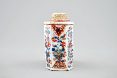 A Chinese Imari-style teacaddy, a salad dish and a blue and white plate, Qianlong