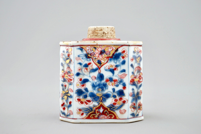 A Chinese Imari-style teacaddy, a salad dish and a blue and white plate, Qianlong