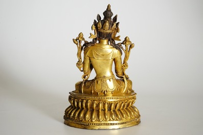 Une statuette sino-tib&eacute;taine de Tara verte (Syamatara) en bronze dor&eacute;, 18/19&egrave;me