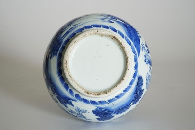 Een Chinese blauw-witte kalebasvaas met geleerden, Transitie periode, Chongzhen