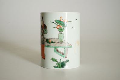 A Chinese famille verte brushpot in Kangxi style, 19/20th C.