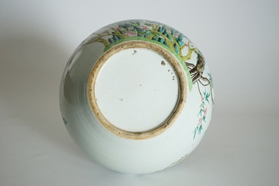 A Chinese famille rose tianqiuping bottle vase with birds among flowers, 19/20th C.