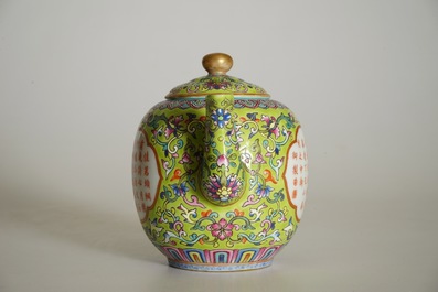 A Chinese famlile rose teapot with calligraphy design, Jiaqing mark, 19/20th C.