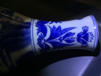 Een Chinese blauw-witte kalebasvaas met geleerden, Transitie periode, Chongzhen