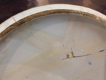 Twee Delftse blauw-witte bouillons met deksels, eind 17e eeuw
