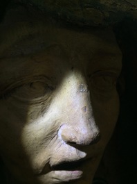 Une buste de la Madone en terre cuite polychrome, Italie, prob. Bologne, 16&egrave;me