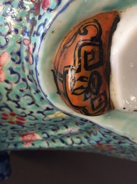 Een grote Chinese famille rose figuur van Shou Lao, 19e eeuw
