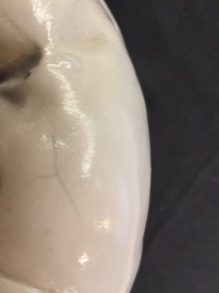 Un mod&egrave;le d'une Guanyin avec enfant et un Bouddha en blanc de Chine de Dehua, 18/19&egrave;me