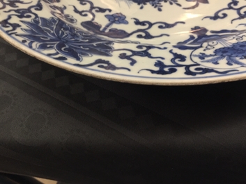 Un plat armori&eacute; de Pelgrom en porcelaine de Chine bleu et blanc pour le march&eacute; hollandais, Kangxi