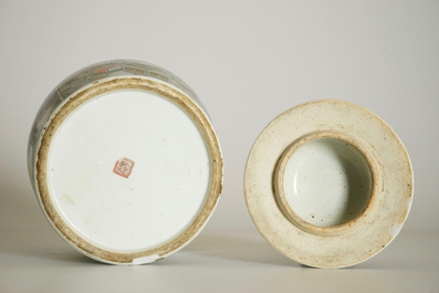 A Chinese qianjiang cai vase and cover with "100 antiquities" design, 19/20th C.