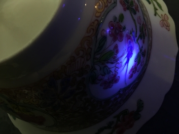 A fine pair of Chinese famille rose bowls and covers, Yongzheng