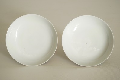 A fine pair of Chinese famille rose bowls and covers, Yongzheng