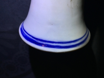 Een grote Chinese blauw-witte driedubbele gourde vaas, Kangxi
