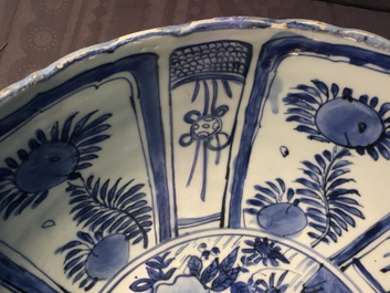 A Chinese blue and white kraak porcelain bowl with a tiger, Ming, Wanli