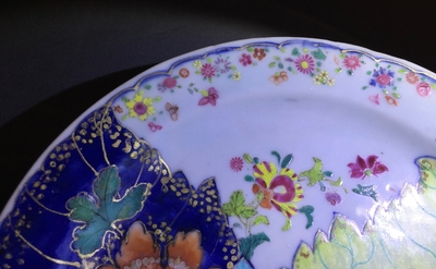Une paire de rechauds &agrave; d&eacute;cor &ldquo;Feuille de Tabac&rdquo; en porcelaine de Chine famille rose, Qianlong