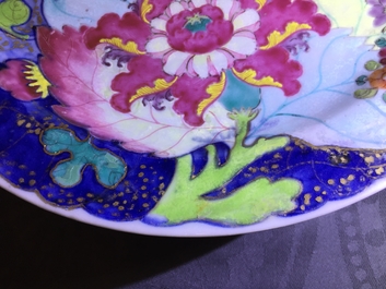 Une paire de rechauds &agrave; d&eacute;cor &ldquo;Feuille de Tabac&rdquo; en porcelaine de Chine famille rose, Qianlong