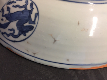 Een Chinese blauw-witte schotel met kraanvogels, Ming, Jiajing