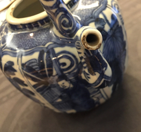 Een Chinese blauw-witte kraak wijnpot met deksel, Ming, Wanli