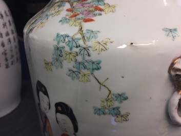 Une paire de vases en porcelaine de Chine famille rose aux dames dans un jardin, 19/20&egrave;me