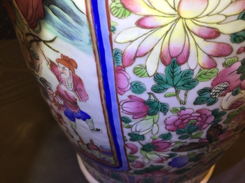 Une paire de vases en porcelaine de Chine famille rose, 19&egrave;me