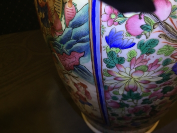 Une paire de vases en porcelaine de Chine famille rose, 19&egrave;me