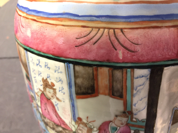 Un vase en porcelaine de Chine famille rose &agrave; d&eacute;cor de cavaliers, 19&egrave;me
