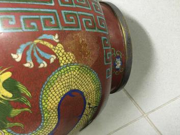 A large Chinese cloisonn&eacute; "Dragons" vase, 19/20th C.