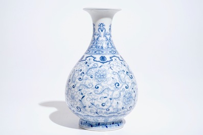 A Chinese blue and white yuhuchunping vase, Qianlong mark, 19/20th C.