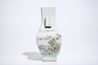 Een Chinese qianjiang cai fanghu vaas, 19/20e eeuw